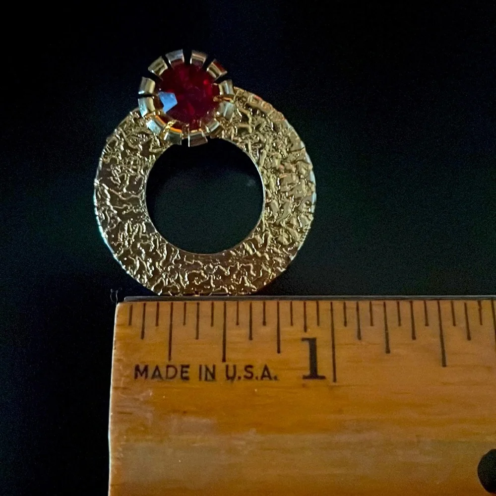 🔴Vintage Garnet and Gold Circle Brooch - Picture 8 of 9